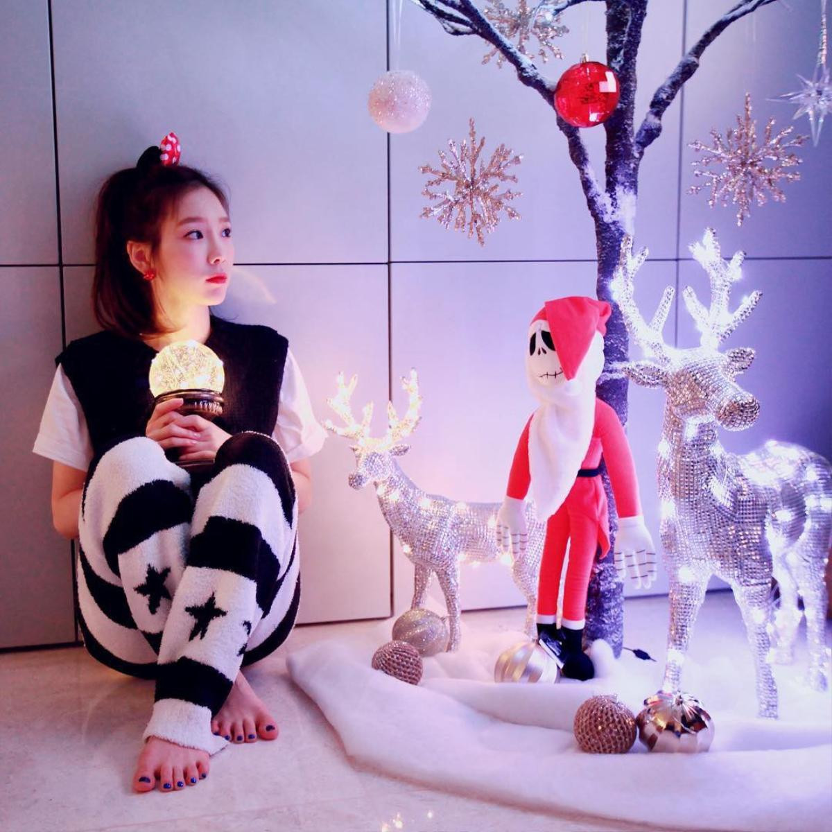 Muôn vàn kiểu Merry Christmas 'muối mặn' của idol xứ Hàn Ảnh 16