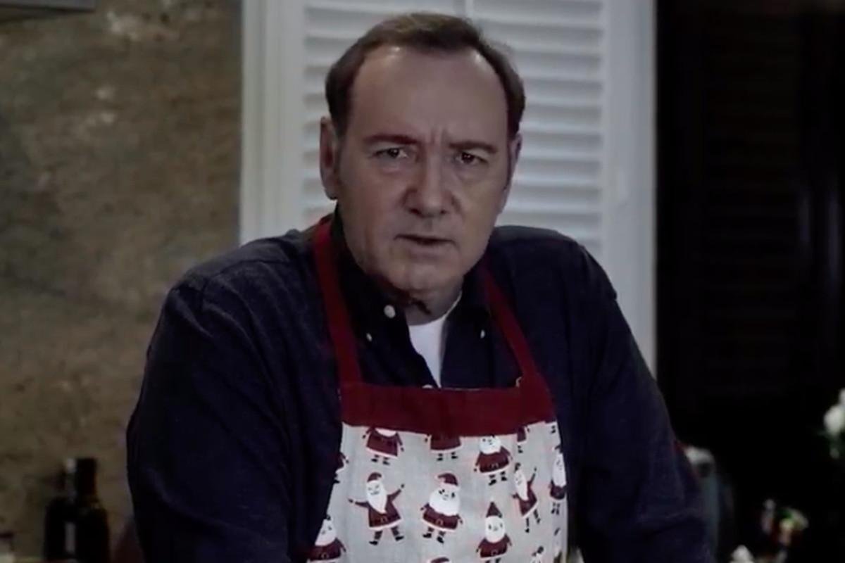 Trong lúc chờ phán quyết tội danh tấn công tình dục, Kevin Spacey bất ngờ đăng video gây hoang mang và tranh cãi Ảnh 2