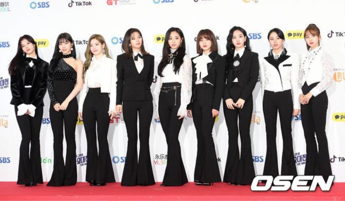 SBS Gayo Daejun 2018 và sân khấu remake 'siêu chất': Không phải Red Velvet x TWICE thì còn ai! Ảnh 2