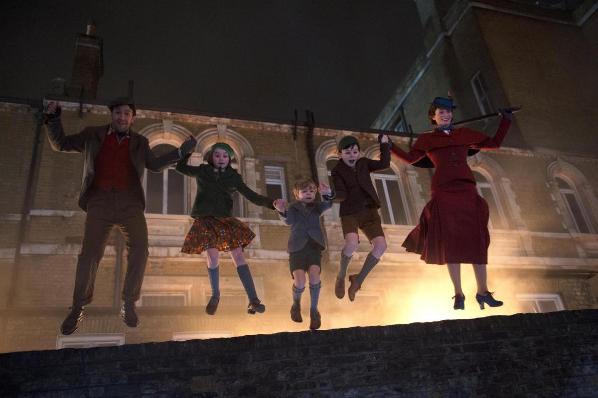 'Mary Poppins Returns': Bảo mẫu ma thuật trở lại cùng 4 bài học nhân sinh không thể nào 'thật' hơn Ảnh 11