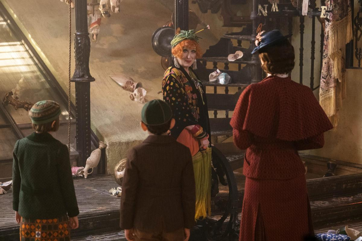 'Mary Poppins Returns': Bảo mẫu ma thuật trở lại cùng 4 bài học nhân sinh không thể nào 'thật' hơn Ảnh 10