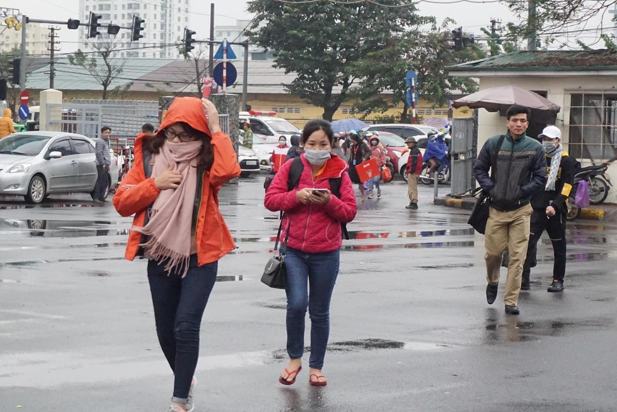 Tắc đường toàn tập trong ngày làm việc cuối cùng của năm, mọi người tranh thủ 'rời đô' nghỉ Tết Dương lịch Ảnh 20