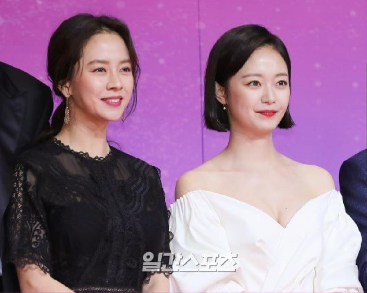 Thảm đỏ 'SBS Entertainment Awards 2018': Song Ji Hyo giản dị, Jeon So Mi - Jeon Hye Bin chiếm 'spotlight' khoe vòng một Ảnh 12