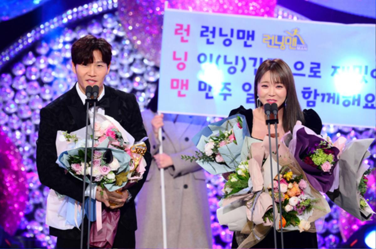 Người thắng 'SBS Entertainment Awards 2018': Vượt Yoo Jae Suk, Lee Seung Gi - nghệ sĩ trẻ tuổi nhất lịch sử nhận Daesang Ảnh 13