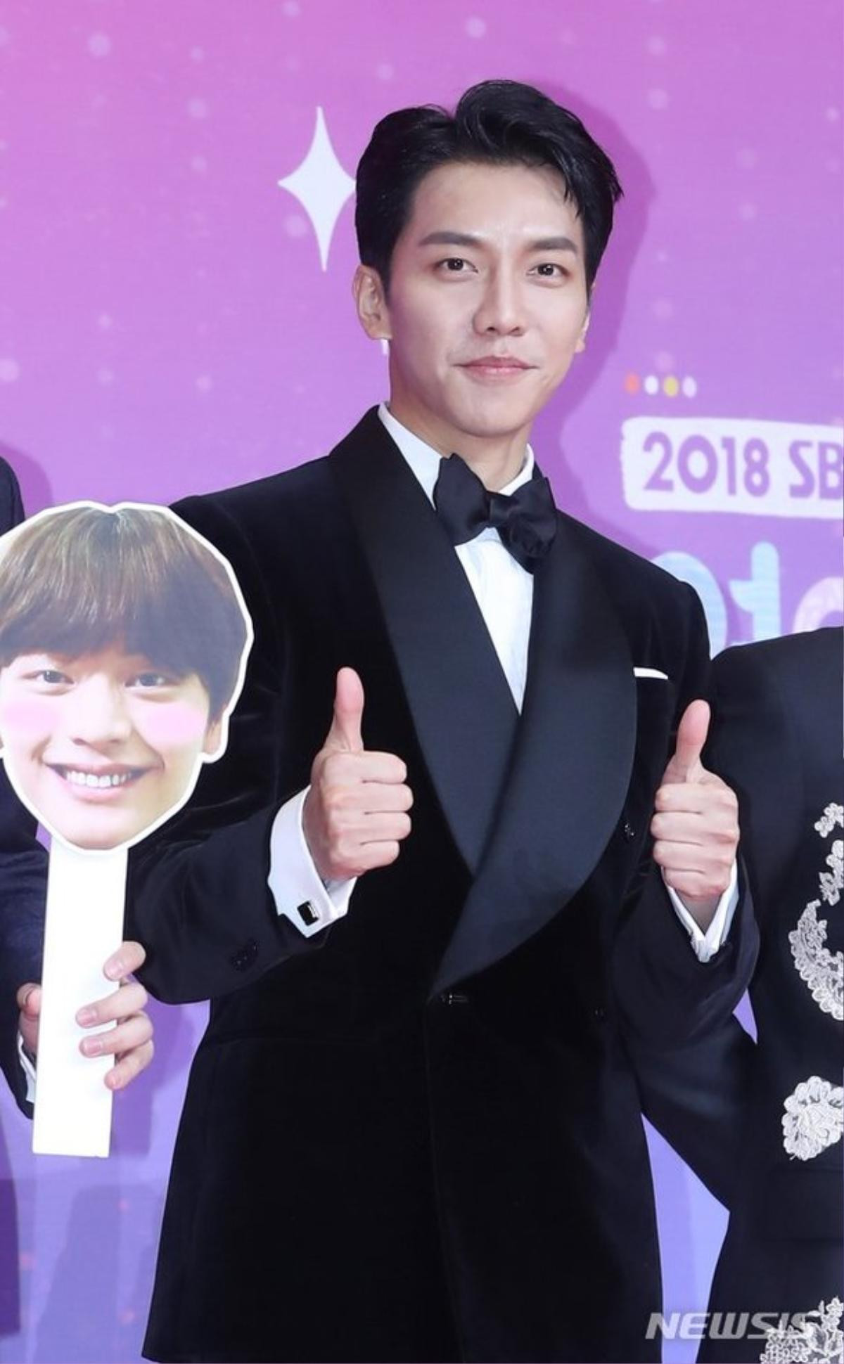 Thắng lớn tại 'SBS Entertainment Awards 2018', khán giả Hàn: 'Lee Seung Gi không xứng đáng nhận Daesang' Ảnh 8