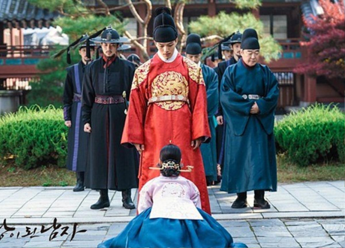 Đạo diễn và Yeo Jin Goo giới thiệu về 'The Clowned Crown': Mới mẻ, vui vẻ và mạnh mẽ Ảnh 8