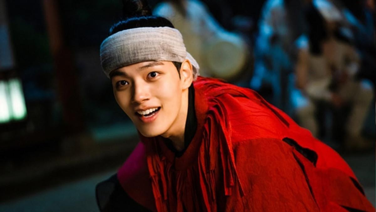 Đạo diễn và Yeo Jin Goo giới thiệu về 'The Clowned Crown': Mới mẻ, vui vẻ và mạnh mẽ Ảnh 11