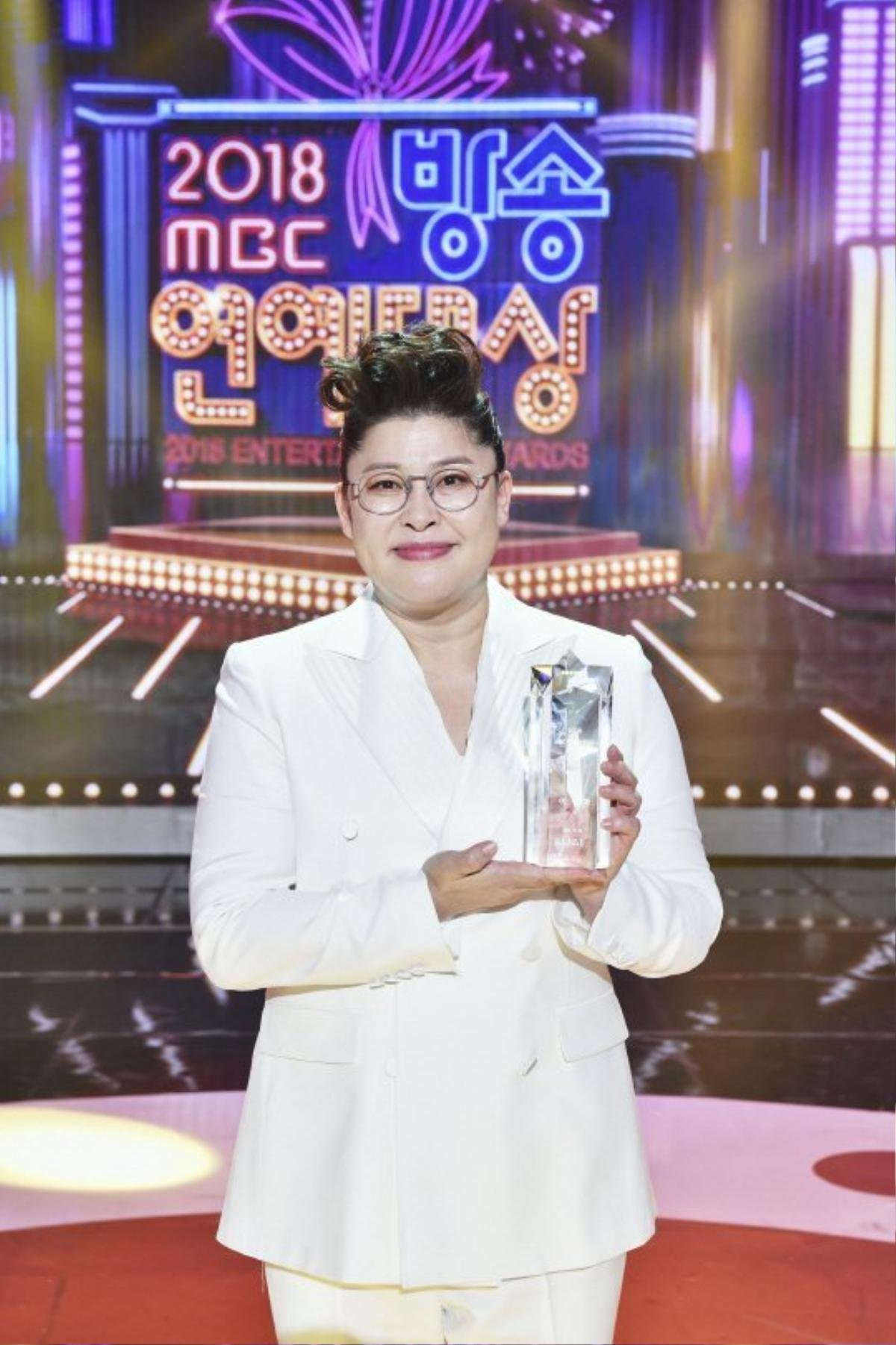 Người thắng 'MBC Entertainment Awards 2018': Lee Young Ja - nghệ sĩ nữ đầu tiên thắng 2 giải Daesang Ảnh 2