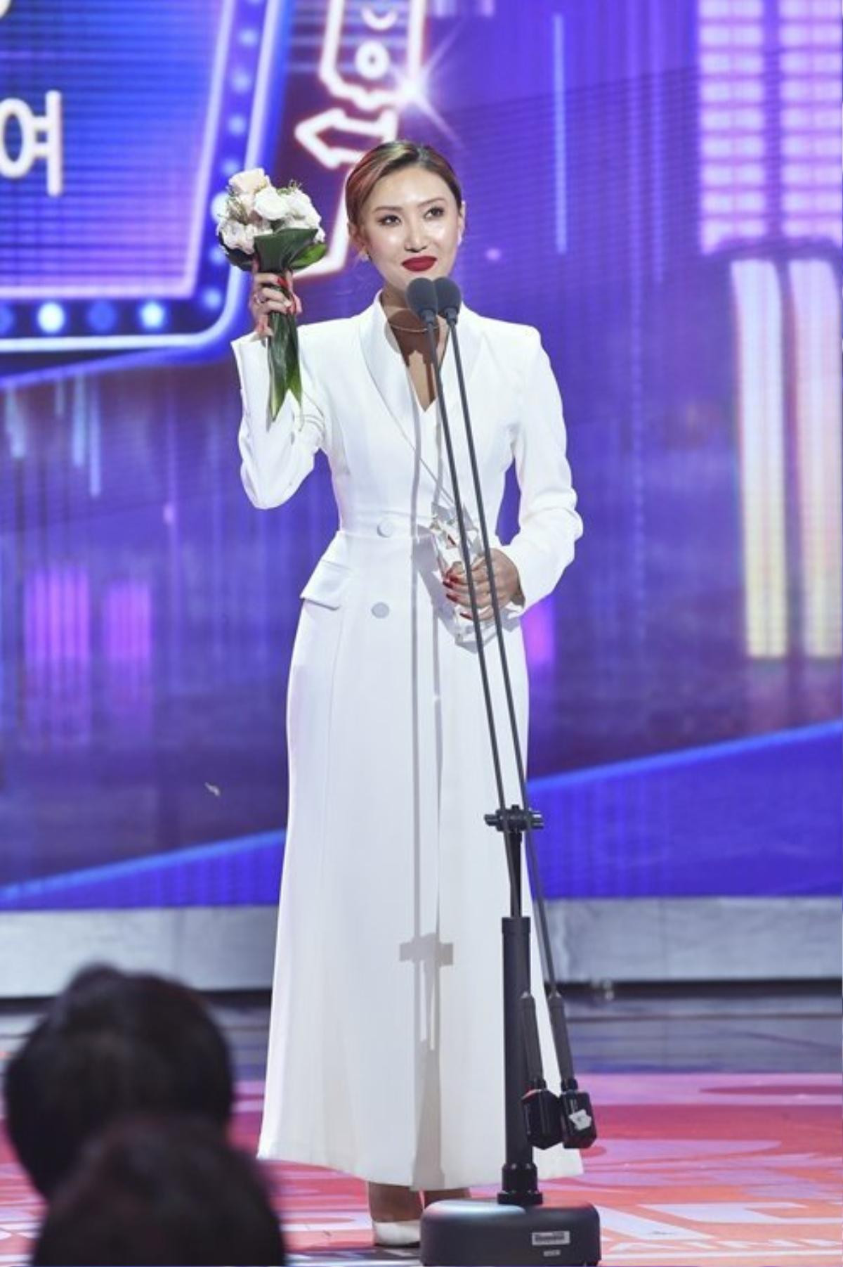 Người thắng 'MBC Entertainment Awards 2018': Lee Young Ja - nghệ sĩ nữ đầu tiên thắng 2 giải Daesang Ảnh 10