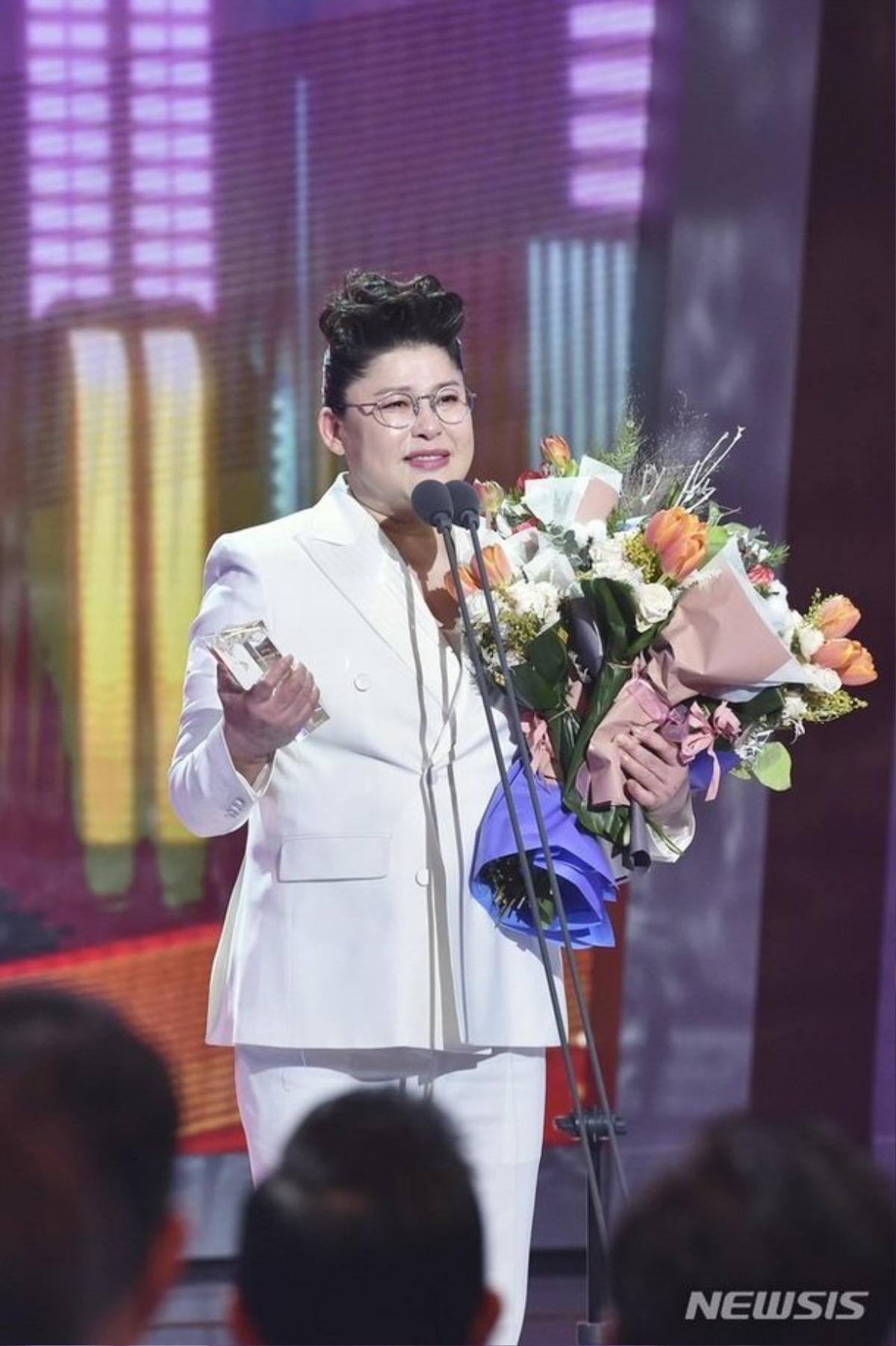 Người thắng 'MBC Entertainment Awards 2018': Lee Young Ja - nghệ sĩ nữ đầu tiên thắng 2 giải Daesang Ảnh 1