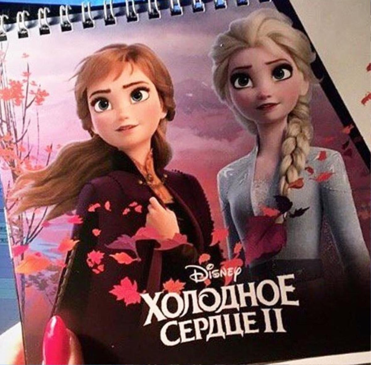 Hình ảnh đầu tiên về Frozen 2 cho thấy Elsa và Anna trông già hơn hẳn phần đầu Ảnh 2