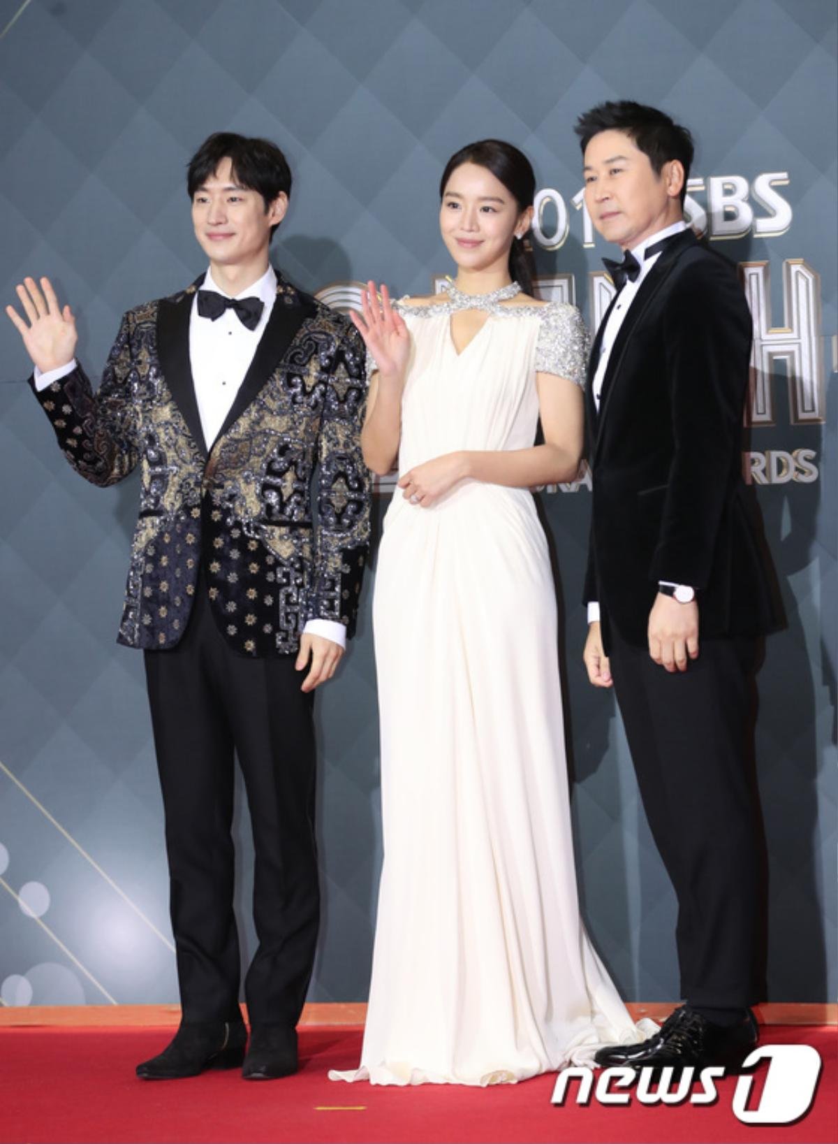 Thảm đỏ 'SBS Drama Awards 2018': Shin Hye Sun tỏa sáng cùng Ahn Hyo Seop và Lee Je Hoon Ảnh 2