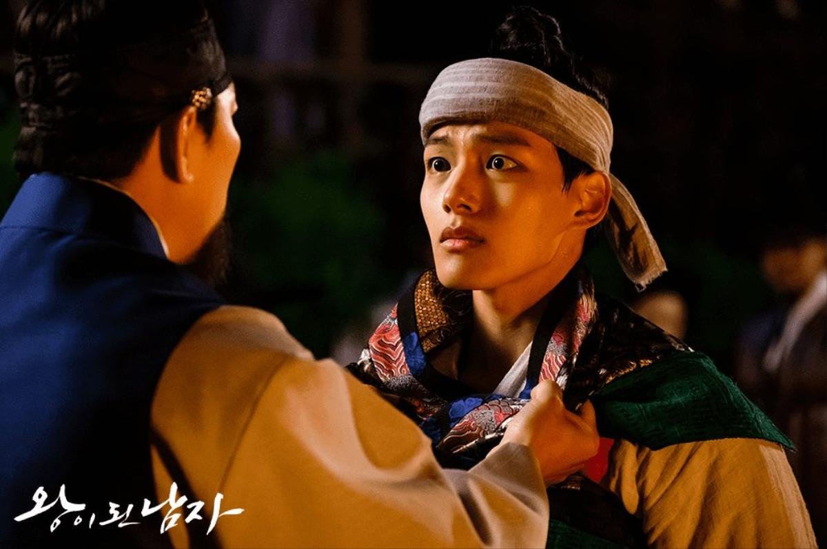 Yeo Jin Goo có cuộc gặp gỡ gây sốc với Kim Sang Kyung trong 'The Crowned Clown' Ảnh 5