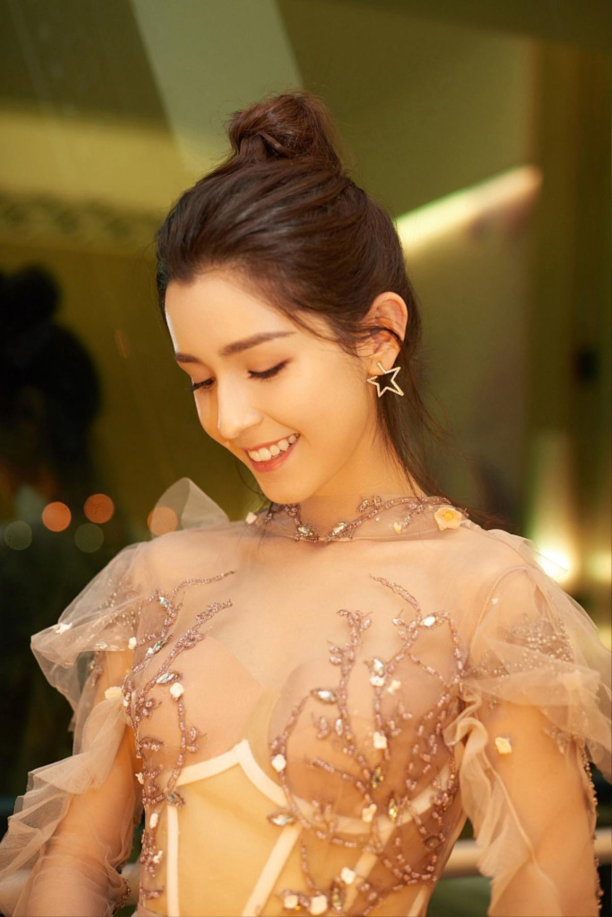 Angelababy xuất hiện với quả tóc tém nham nhở gây bất ngờ Ảnh 8