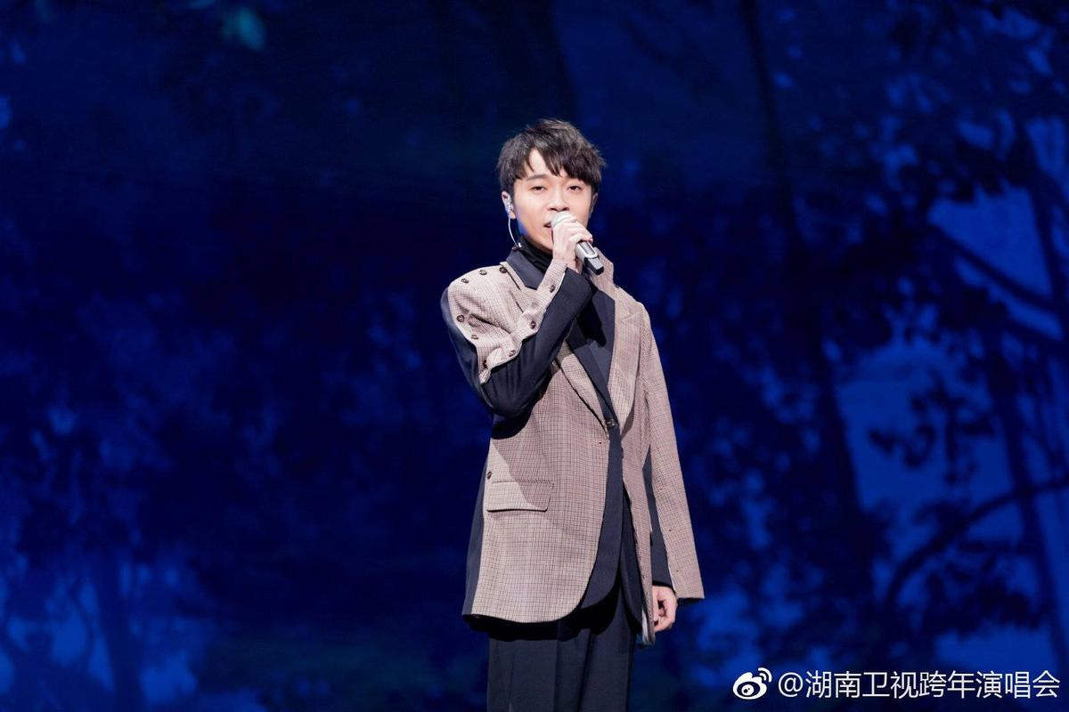 TFBOYS cùng Dương Tử, Tần Lam tỏa sáng trên sân khấu 'Đêm hội Hồ Nam 2019' Ảnh 54