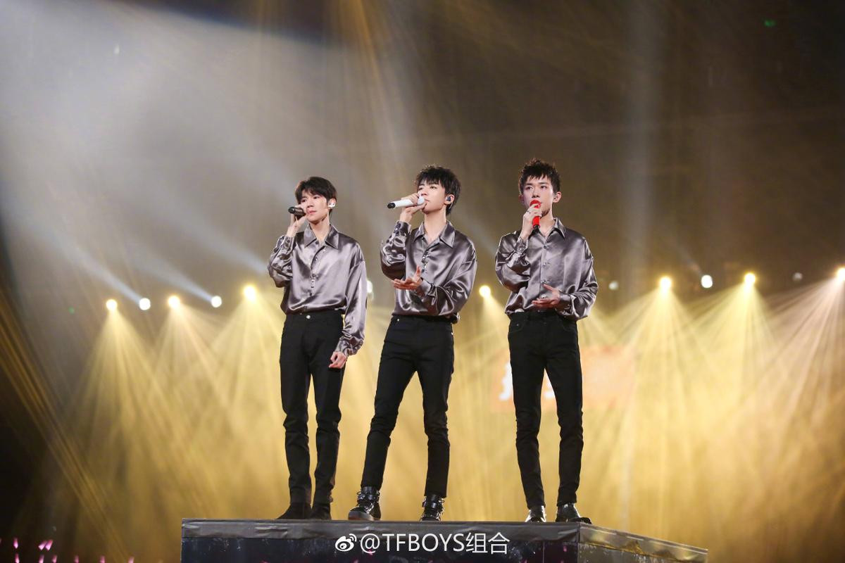 TFBOYS cùng Dương Tử, Tần Lam tỏa sáng trên sân khấu 'Đêm hội Hồ Nam 2019' Ảnh 3