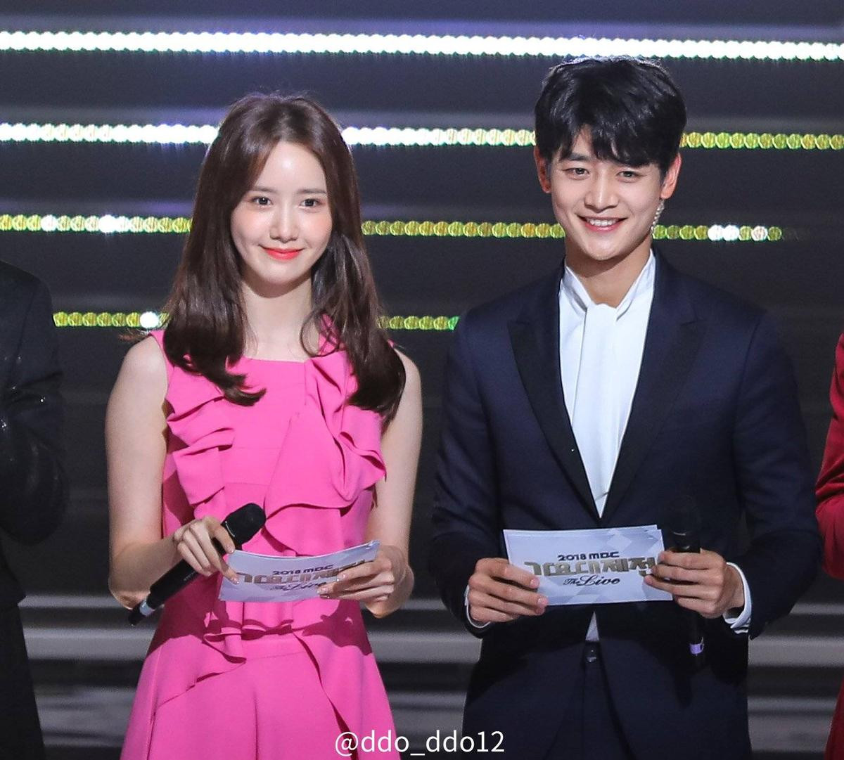 Dispatch 'nhá' cảnh ngọt ngào của Yoona (SNSD) - Minho (SHINee), liệu có phải cặp đôi tiếp theo? Ảnh 2