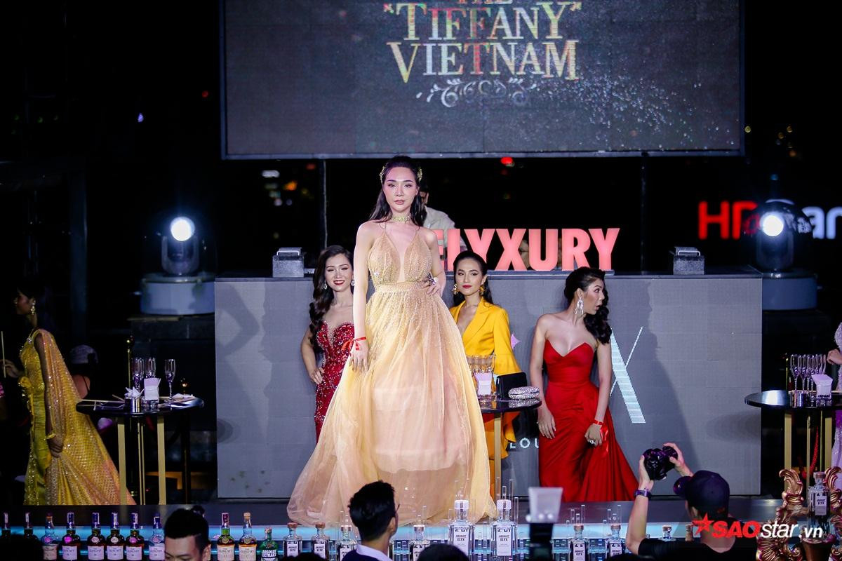 Top 14 The Tiffany trổ tài ứng xử: Ai sẽ làm nên huyền thoại 'cây xanh thành hồng' như Hương Giang? Ảnh 3