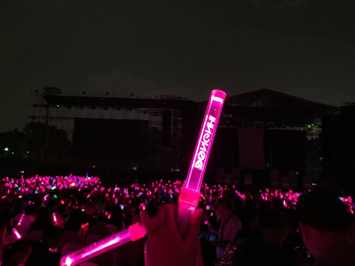 Cảm ơn các anh chị đã đồng lòng chọn 'bé' lightstick nhà Noo Phước Thịnh 'đáng yêu nhất tháng 12'! Ảnh 6