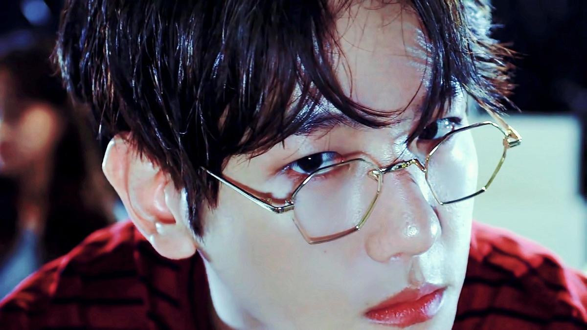 Không hổ danh tiên tử, chỉ đeo khuyên tai thôi Baekhyun (EXO) cũng làm fan mê mệt Ảnh 3