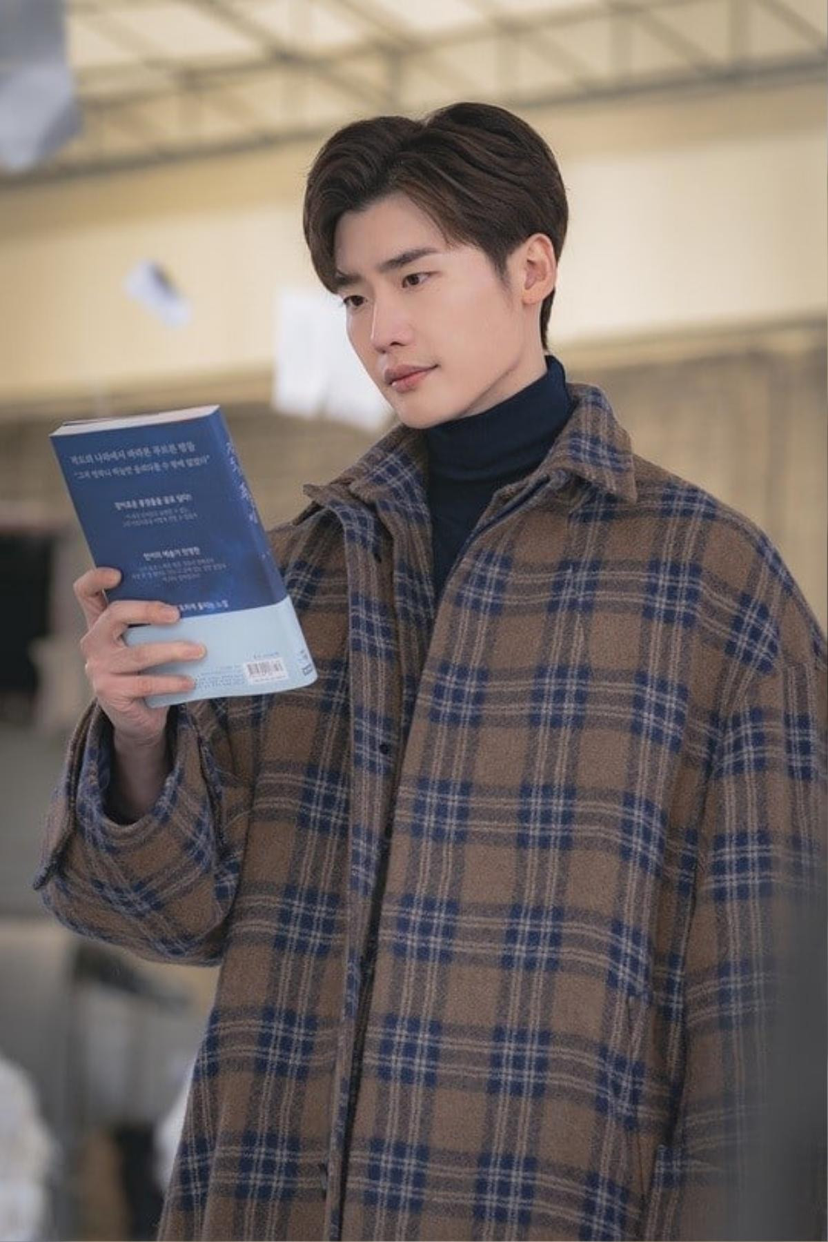 'Romance Supplement': Lộ tạo hình soái ca của Lee Jong Suk, phim lên sóng sau khi 'Memories of the Alhambra' kết thúc Ảnh 6