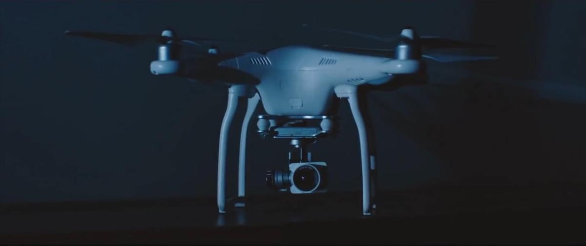 Bậc thầy kinh dị 'hài bựa' tái xuất cùng 'The Drone': Khi loài người bị đe doạ bởi chiếc… flycam Ảnh 2