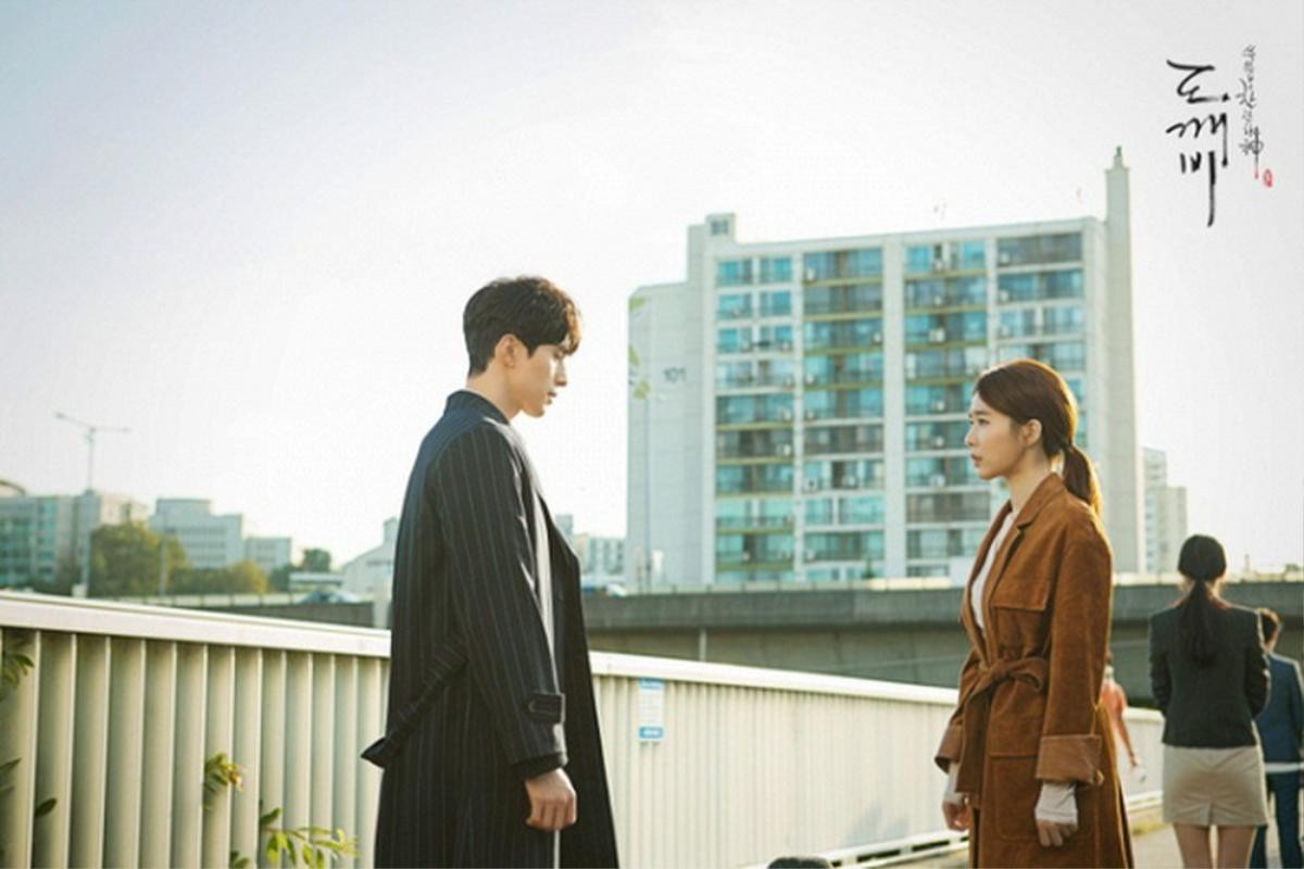 ’Touch Your Heart’ của Lee Dong Wook và Yoo In Na thả thính 'bự' khi tái hiện lại cảnh quay trong 'Goblin' Ảnh 5