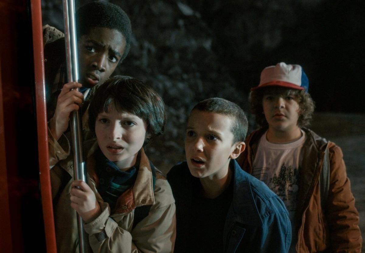 ‘Stranger Things’ hé lộ poster mùa 3, dự kiến ‘đại náo’ màn ảnh nhỏ mùa hè 2019 Ảnh 5