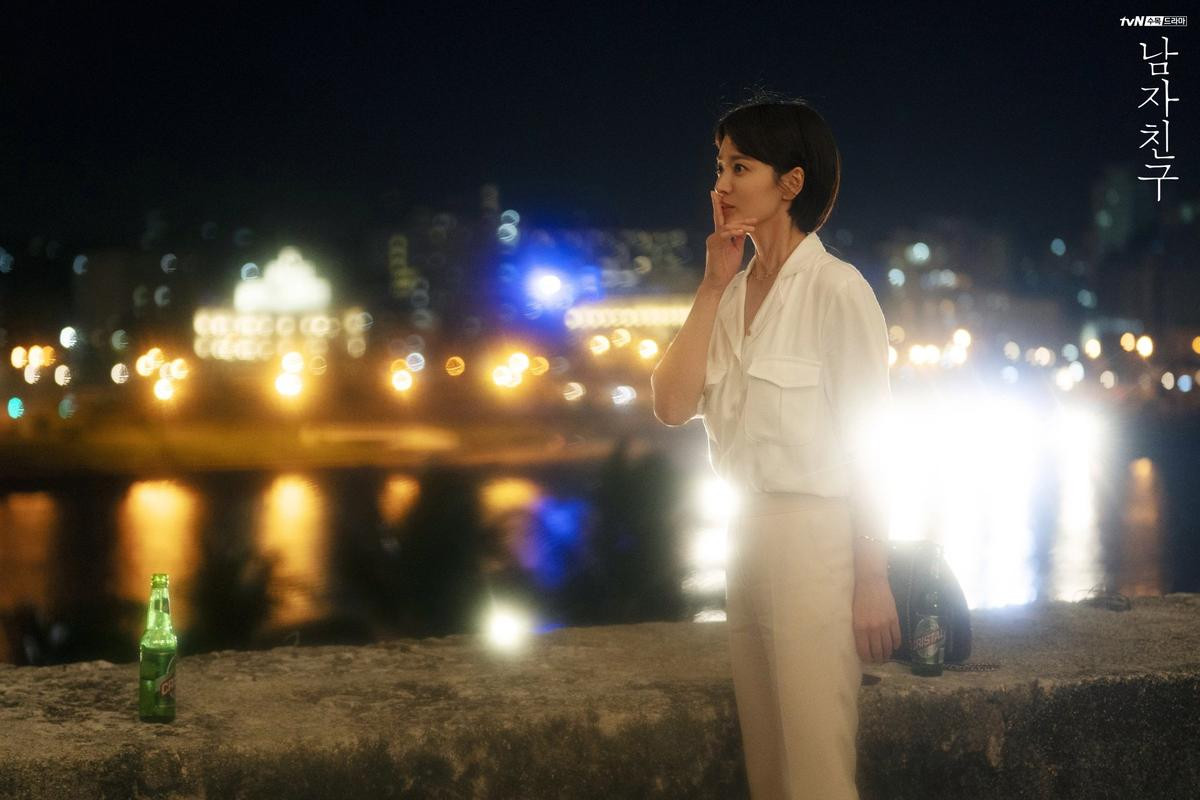 Báo Hàn: 'Encounter' bị khán giả quay lưng, nội dung nhàm chán chỉ lạm dụng khuôn mặt của Song Hye Kyo - Park Bo Gum Ảnh 8