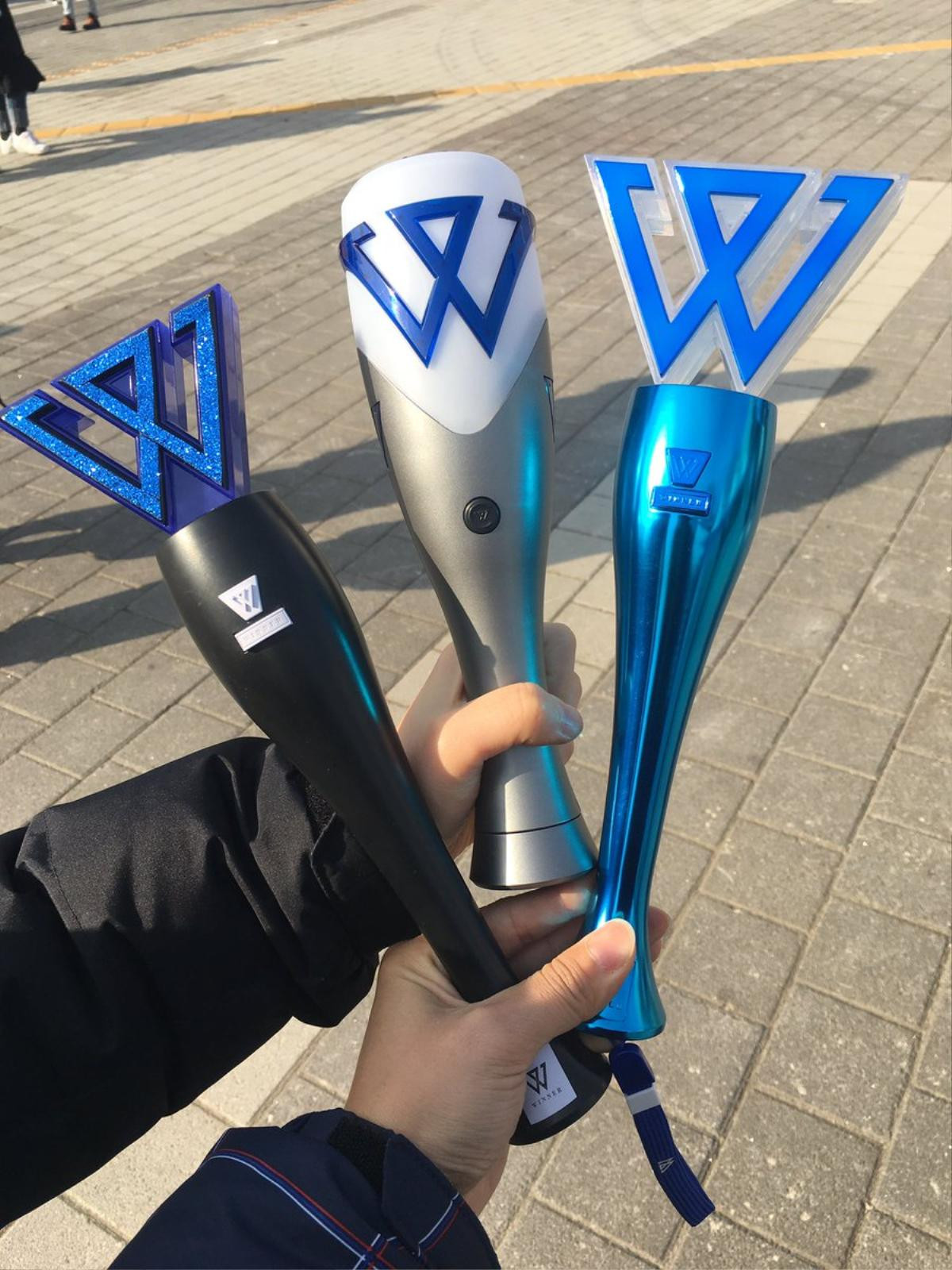 Fan kêu gào về lightstick ver.2 của WINNER: Chẳng khác gì… cái chày Ảnh 2