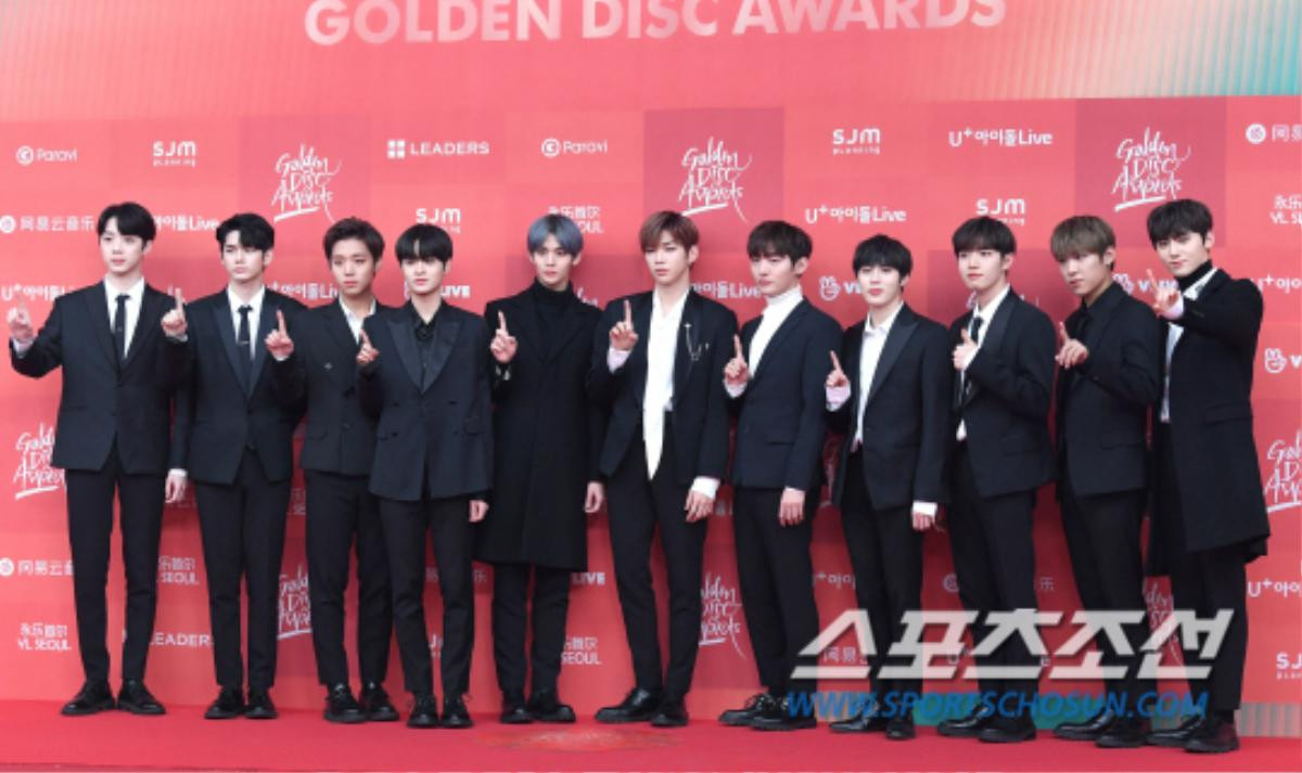 Kang Sora quyến rũ, BTS - Wanna One và Nu'est W điển trai trên thảm đỏ 'Golden Disc Awards 2019' Ảnh 16