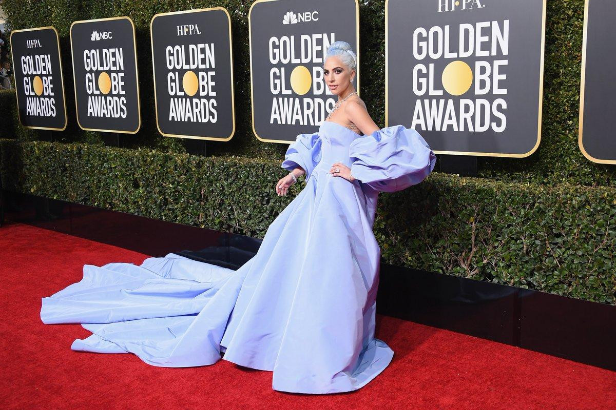 Khoảnh khắc lịch sử Hollywood: Lady Gaga rơi nước mắt, ôm Taylor Swift khi nhận giải Quả Cầu Vàng 2019 Ảnh 9