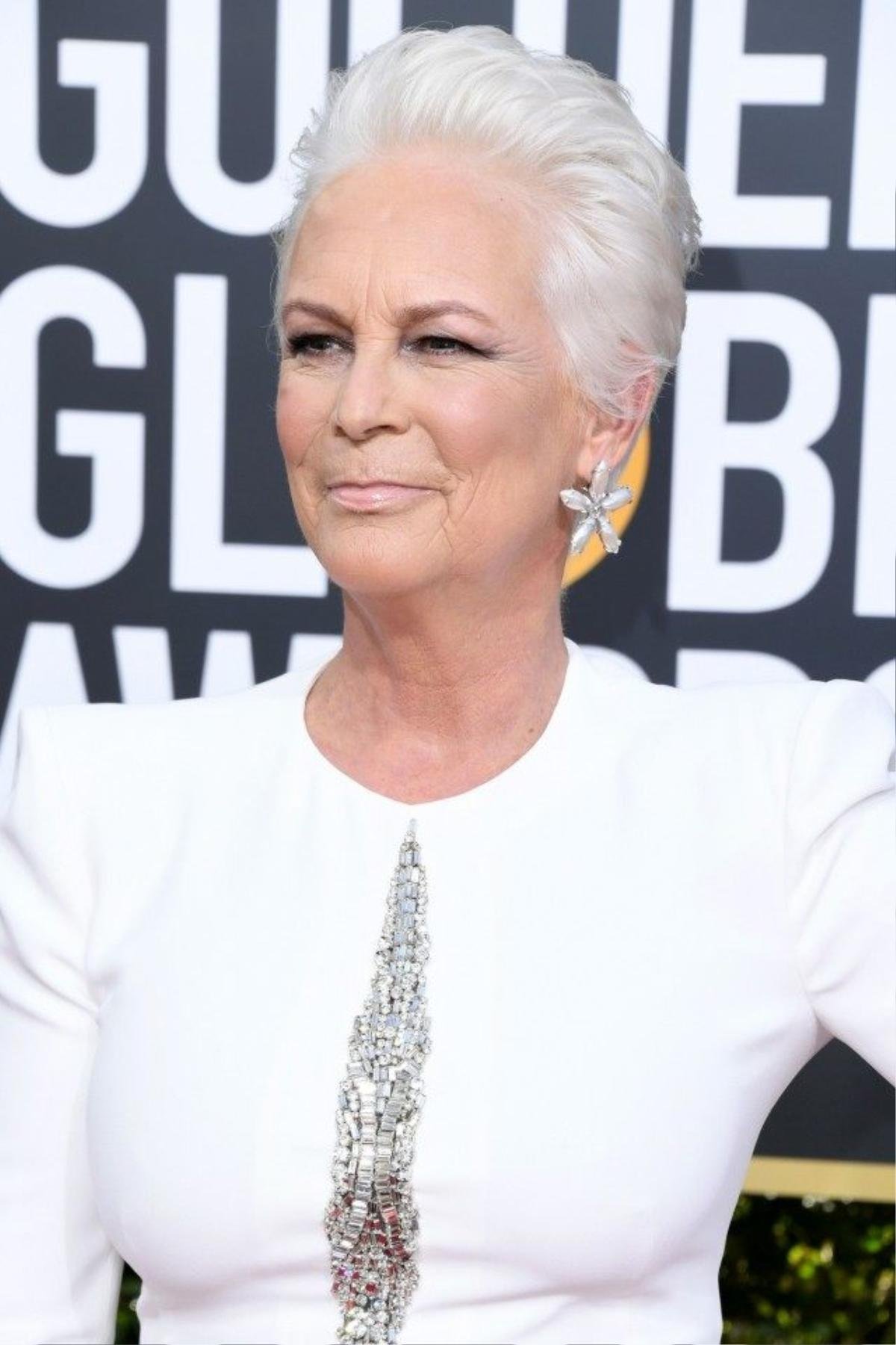 Ở tuổi 60, Jamie Lee Curtis diện váy trắng đánh bật dàn sao trẻ tại Quả Cầu Vàng 2019 Ảnh 5