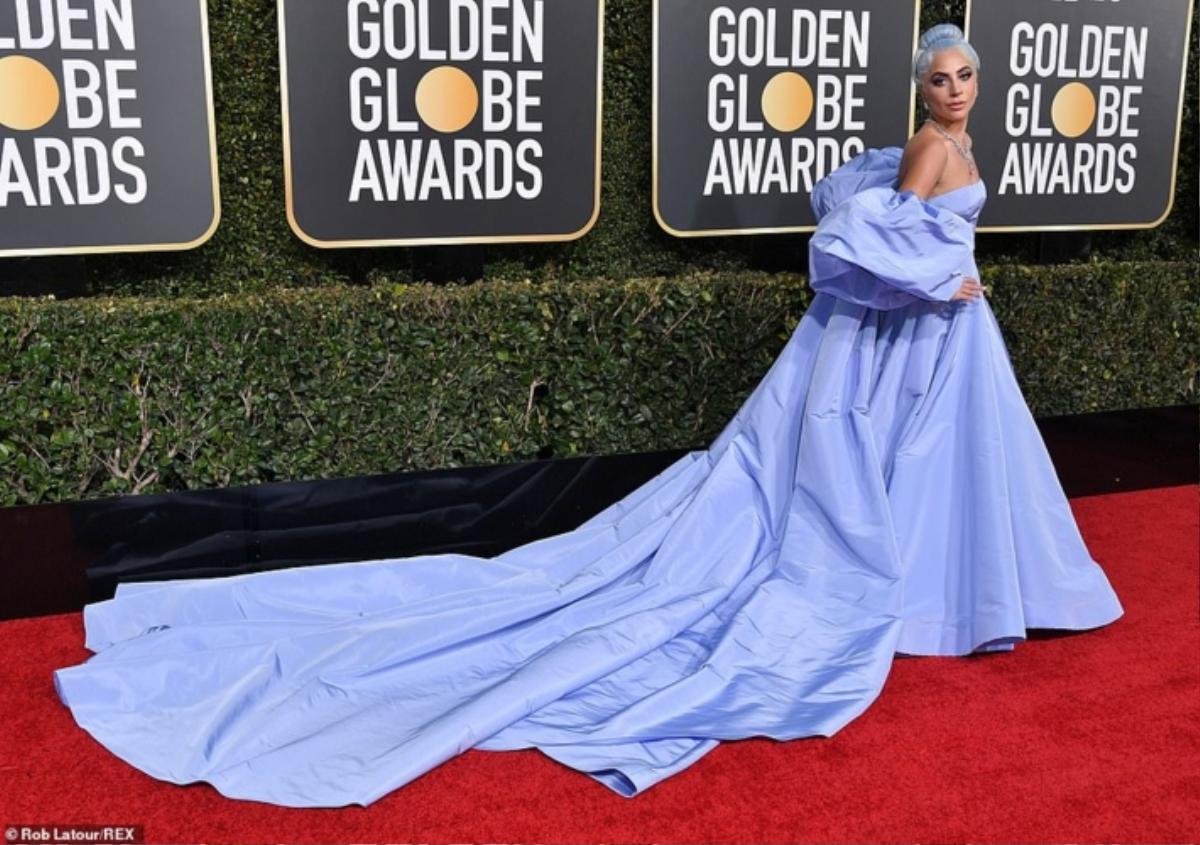 Nhờ 'Shallow', Lady Gaga đã chẳng còn cô đơn tại Quả cầu Vàng 2019 Ảnh 2