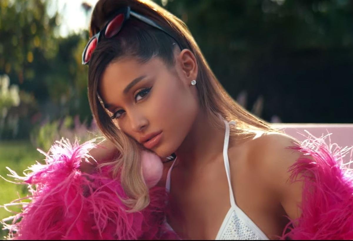 Vừa có một nhân vật 'soán ngôi' Ariana Grande và Thank U, Next - đó là… Ảnh 1