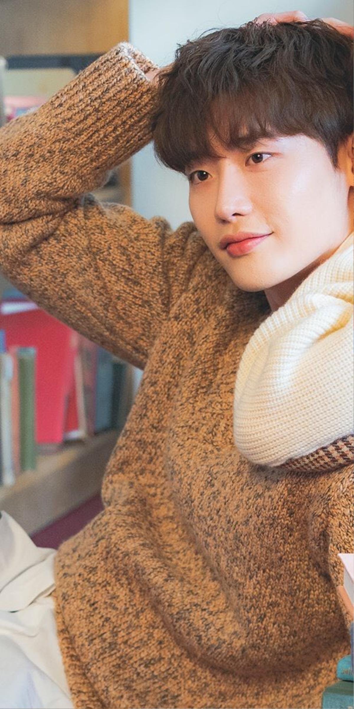 'Romance is a Bonus Book': Lee Na Young ôm Lee Jong Suk trong poster mới, loạt ảnh hậu trường đẹp nao lòng Ảnh 9