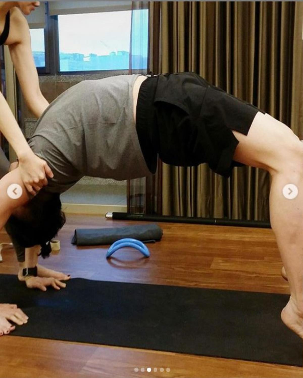 Đăng hình tập yoga dẻo dai, Tô Hữu Bằng bị cư dân mạng chế ảnh troll Ảnh 3