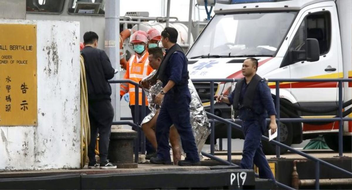 Tàu chở dầu gắn cờ Việt Nam cháy ngoài biển Hong Kong: Có thể mất hàng tuần dập lửa Ảnh 1