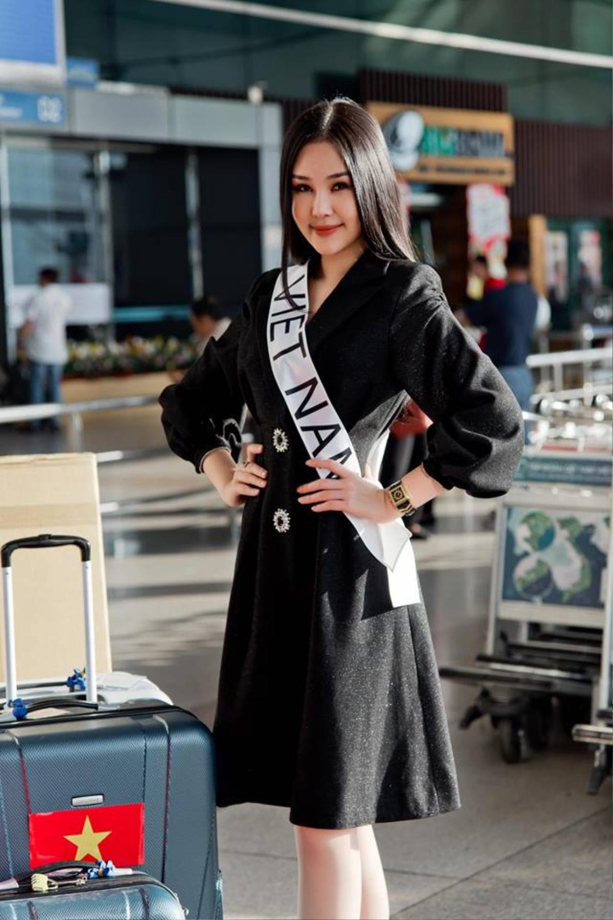 Lê Âu Ngân Anh xuất hiện với gương mặt căng cứng ở sân bay, lên đường thi Miss Intercontinental 2018 Ảnh 2