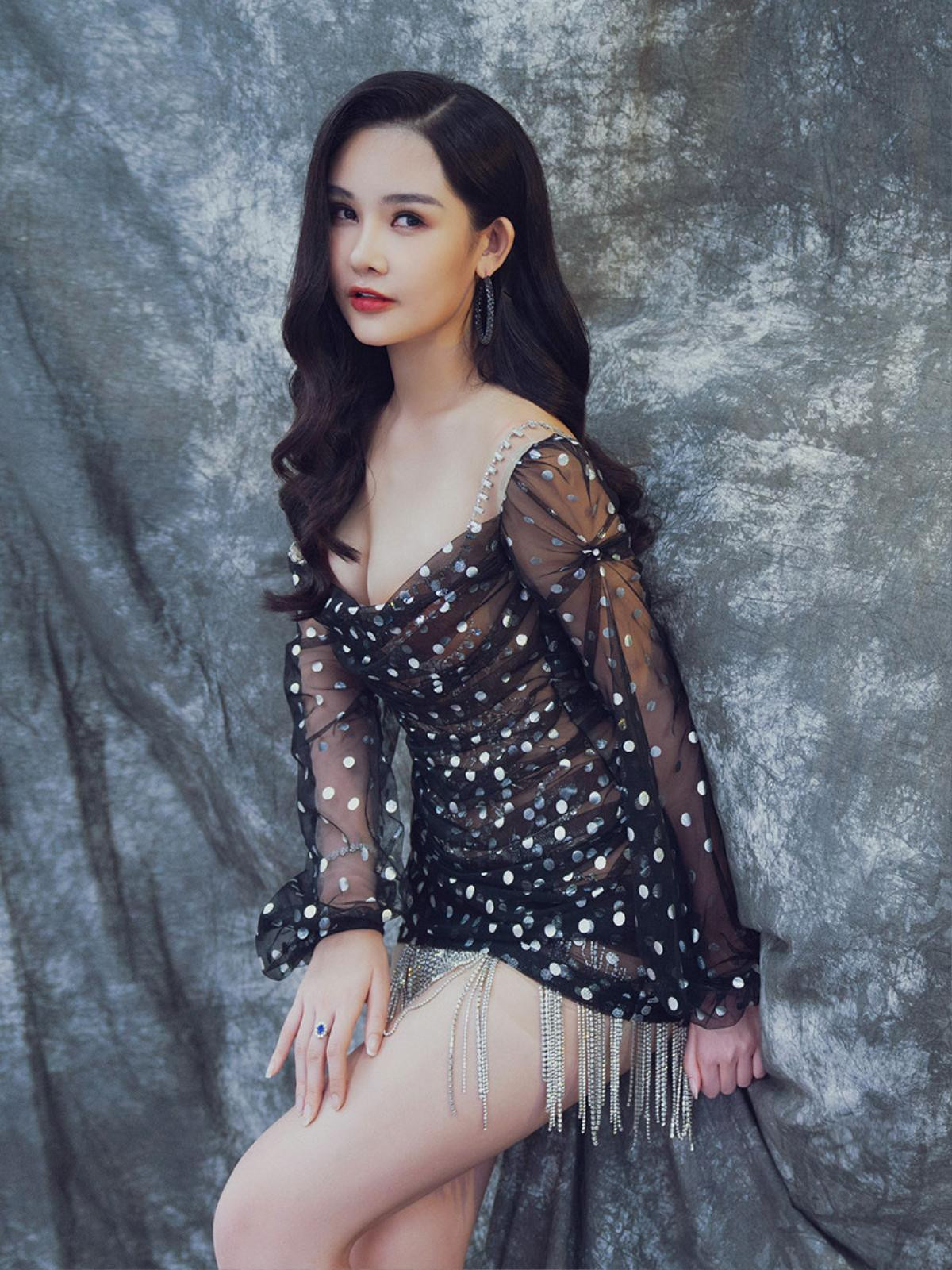 Lê Âu Ngân Anh phớt lờ lệnh phạt, thản nhiên khoe vòng ba gợi cảm trên trang chủ Miss Intercontinental Ảnh 5