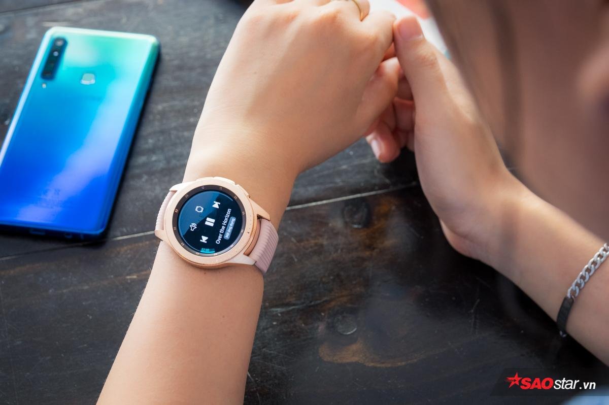 Đánh giá Galaxy Watch: Không chỉ đẹp mà còn mang đến nhiều tiện ích bất ngờ! Ảnh 6