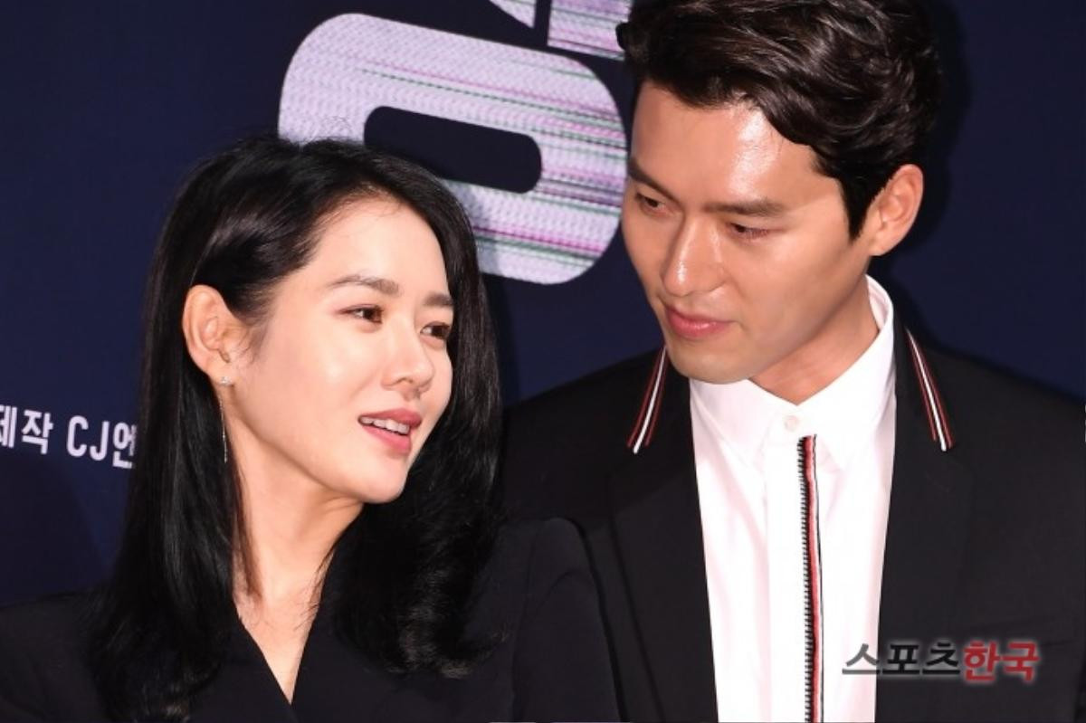 Tin đồn Son Ye Jin - Hyun Bin hẹn hò đứng đầu truyền thông Hàn, nhìn lại 50 khoảnh khắc ngọt ngào Ảnh 13