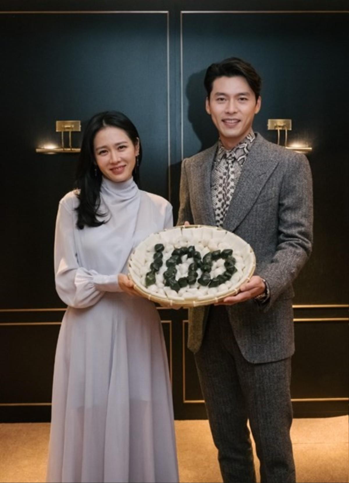 Tin đồn Son Ye Jin - Hyun Bin hẹn hò đứng đầu truyền thông Hàn, nhìn lại 50 khoảnh khắc ngọt ngào Ảnh 30