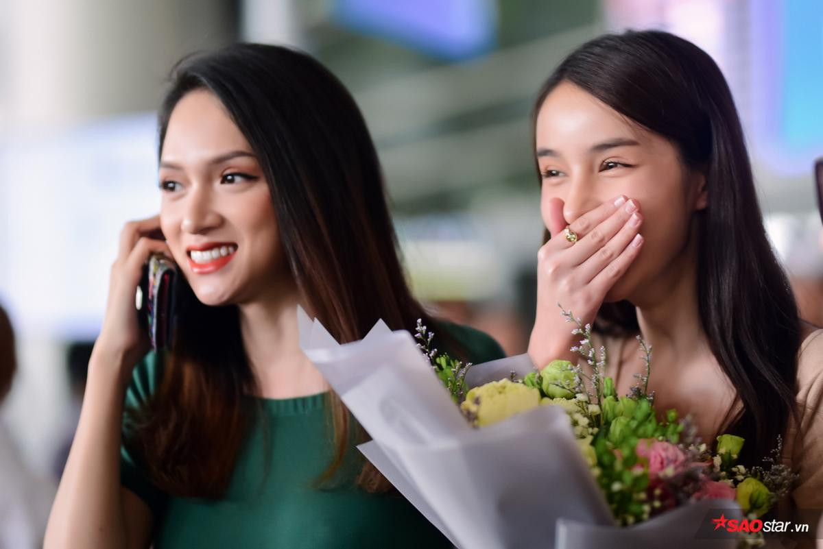 'Thần tiên tỷ tỷ' Yoshi Rinrada đọ dáng bên Hoa hậu Hương Giang: 'Mỗi người một vẻ, mười phân vẹn mười' Ảnh 6