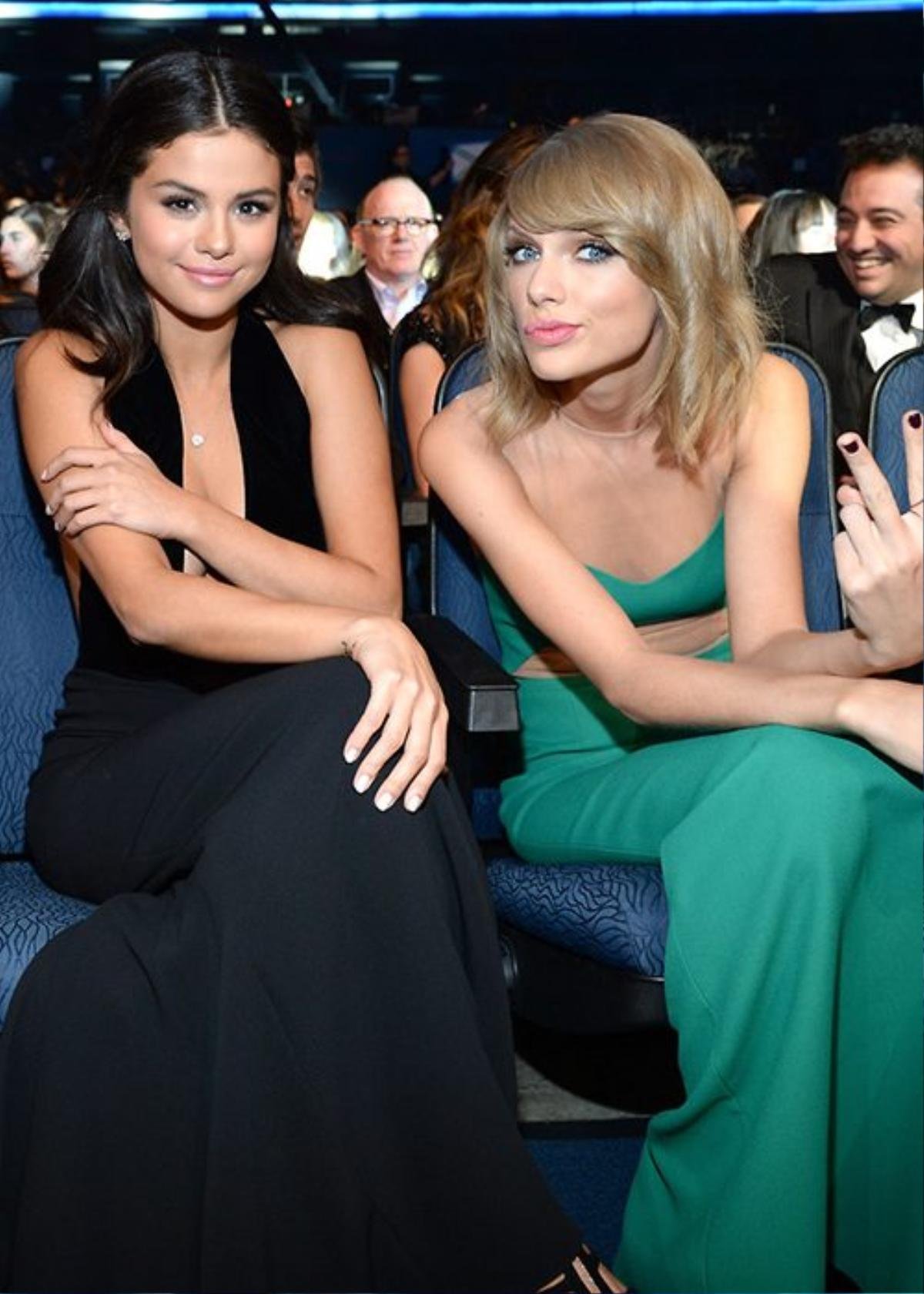 Taylor Swift và Selena Gomez 'hội ngộ' đầu năm kỉ niệm tình bạn thắm thiết hơn 13 năm Ảnh 3