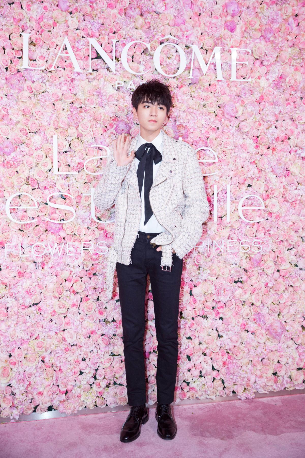 'Mỹ nam đẹp hơn hoa' Vương Tuấn Khải (TFBOYS) cùng Bạch Vũ, Châu Đông Vũ, Trương Bân Bân tham dự 'Party Lancôme' Ảnh 3