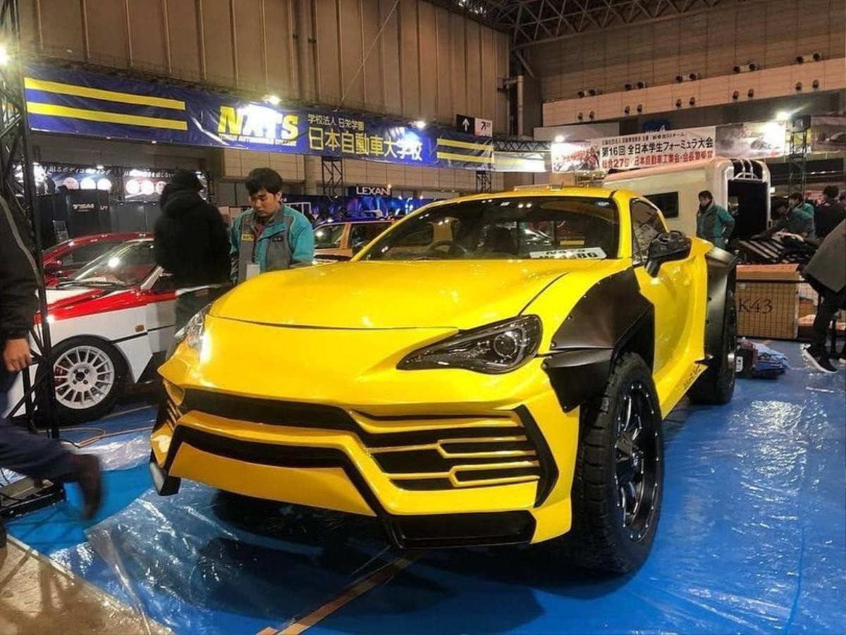 Siêu xe Lamborghini Urus do sinh viên đại học tự chế tạo gây ấn tượng tại triển lãm Tokyo Auto Salon 2019 Ảnh 1