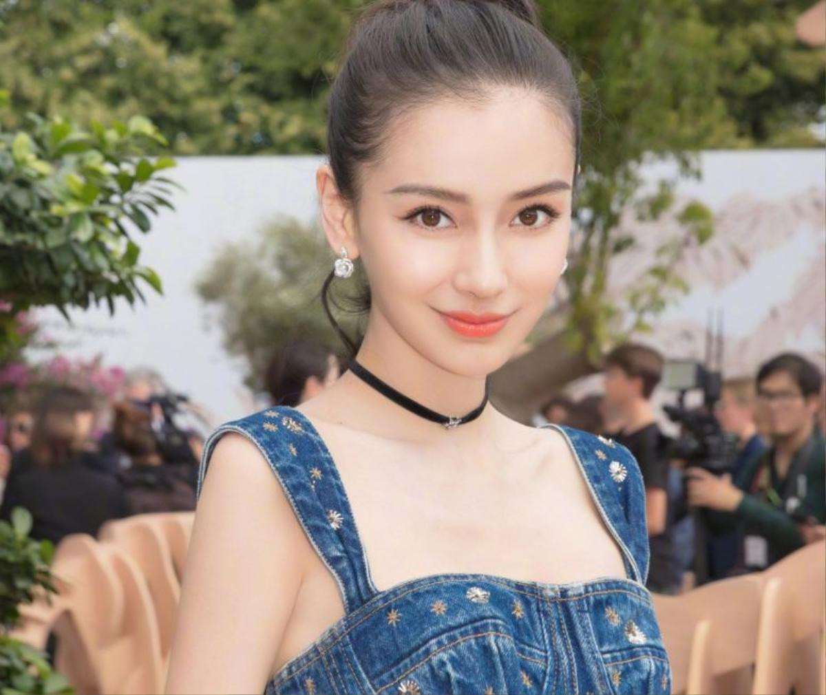 Angelababy được khen hết lời về mặt chăm sóc con và tốt hơn rất nhiều so với Dương Mịch Ảnh 1