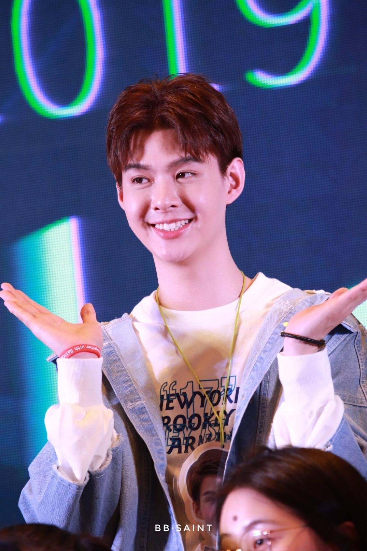 Dàn trai đẹp 'Love By Chance' hết lòng chiều fan hâm mộ tại fanmeeting tại Vô Tích (Trung Quốc) Ảnh 23