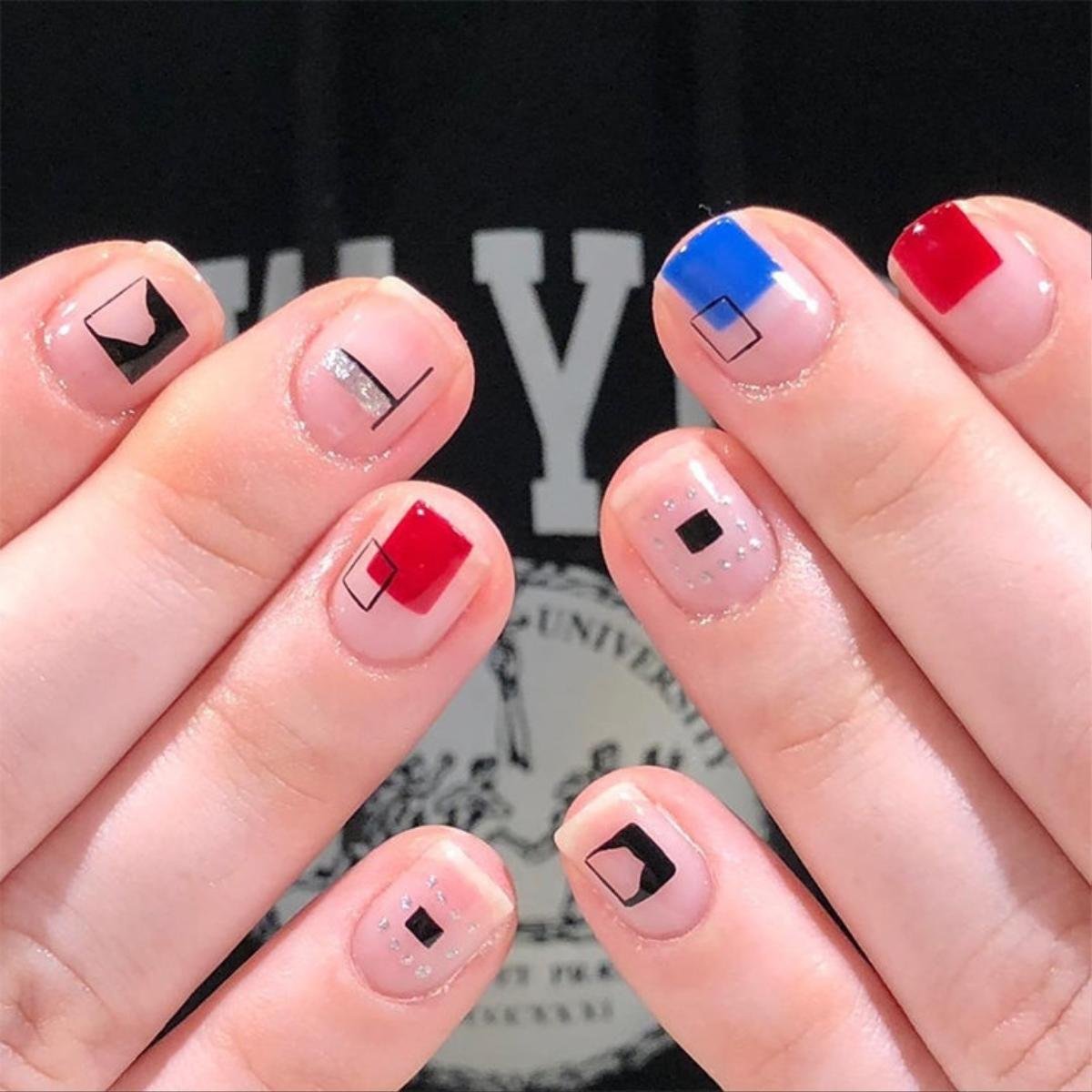 Màu nail 'mặt người' trở thành trend sơn móng năm 2019 Ảnh 5